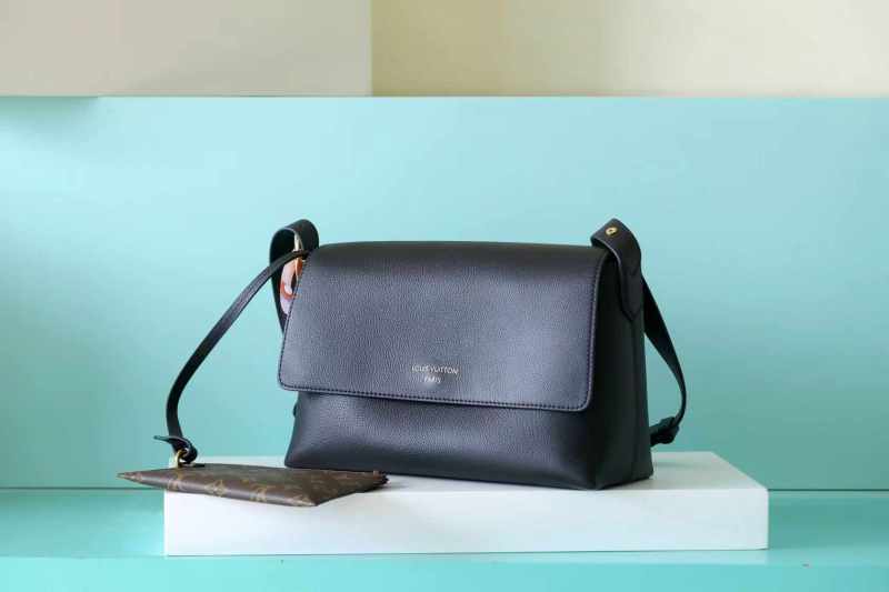 Low Key Messenger “30*18*12CM” 086