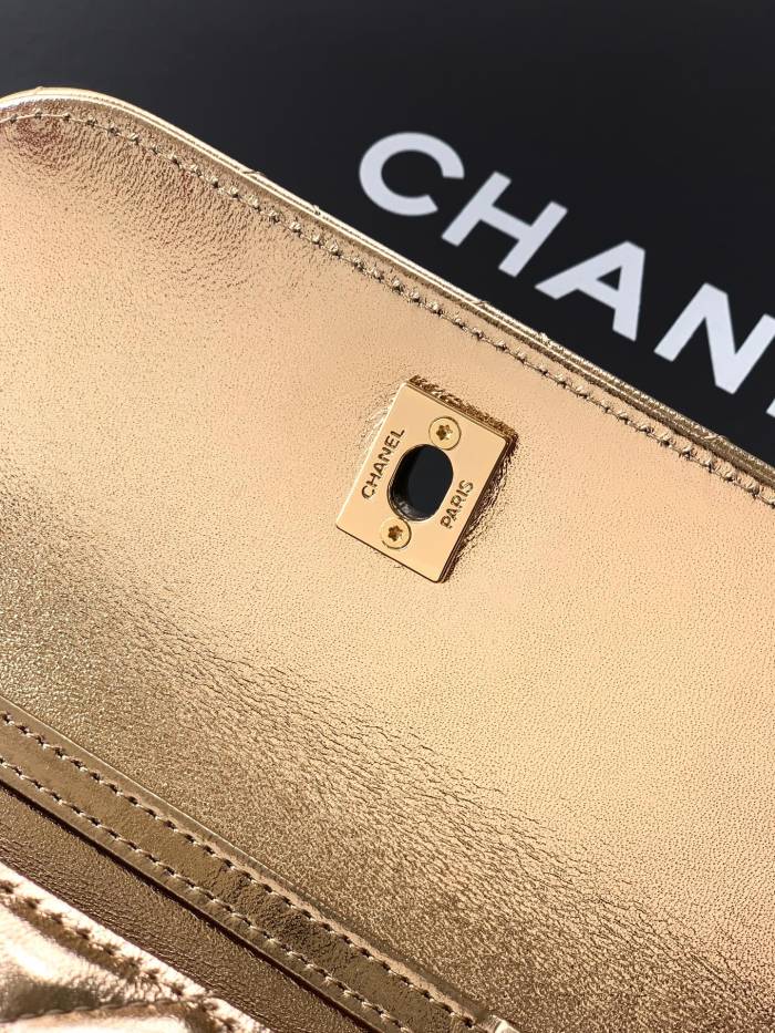 26C Pearl Handle Flap Bag “15x10.5x5.5cm” -036 =