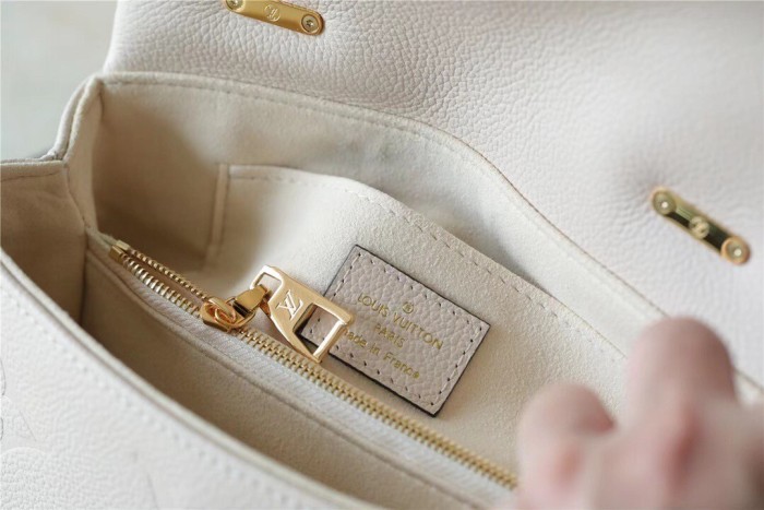 BB Madeleine Shoulder Bag “24*17*8.5” 096