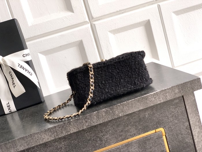26C Pearl Handle Flap Bag “15x10.5x5.5cm” -095