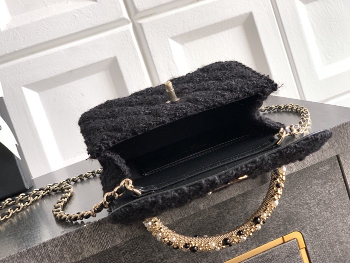 26C Pearl Handle Flap Bag “15x10.5x5.5cm” -095