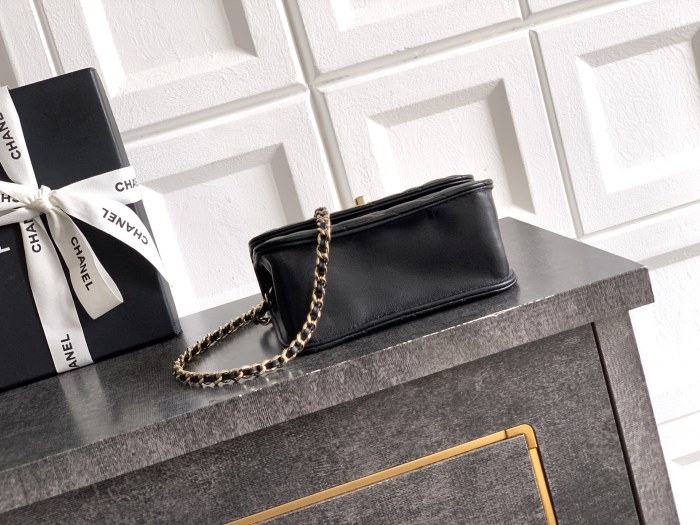 26C Pearl Handle Flap Bag “15x10.5x5.5cm” -036 =