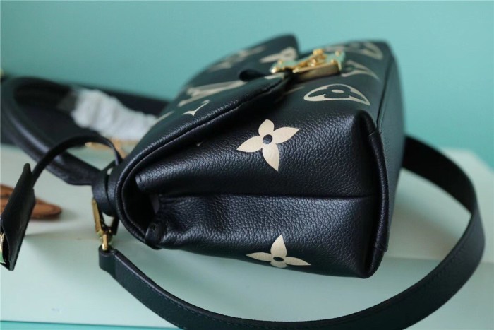 BB Madeleine Shoulder Bag “24*17*8.5” 096