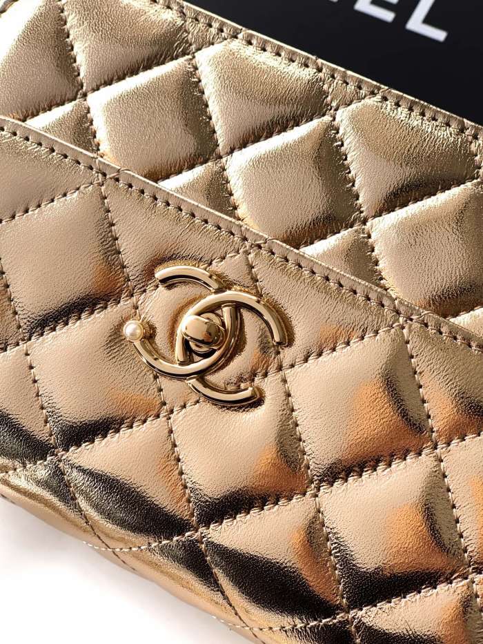 26C Pearl Handle Flap Bag “15x10.5x5.5cm” -036 =