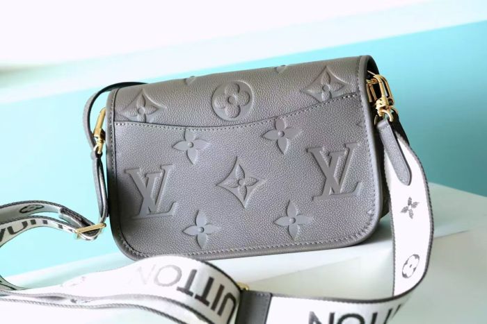 Diane Crossbady Bag “24*15*9CM” 007