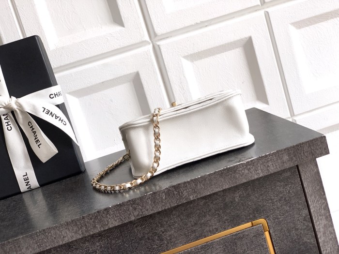 26C Pearl Handle Flap Bag “15x10.5x5.5cm” -036 =