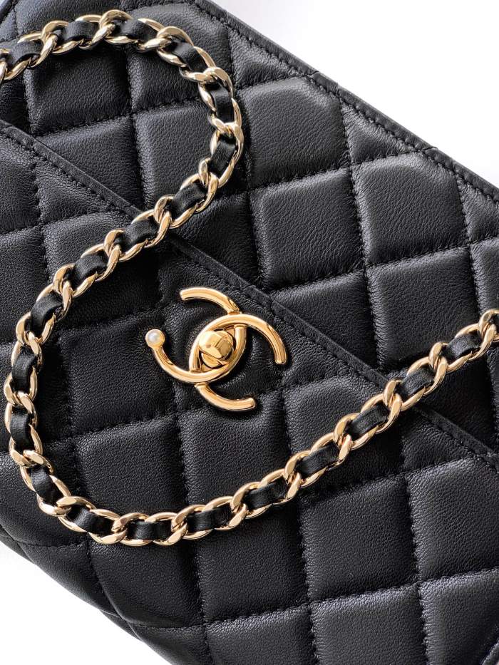 26C Pearl Handle Flap Bag “15x10.5x5.5cm” -046 =