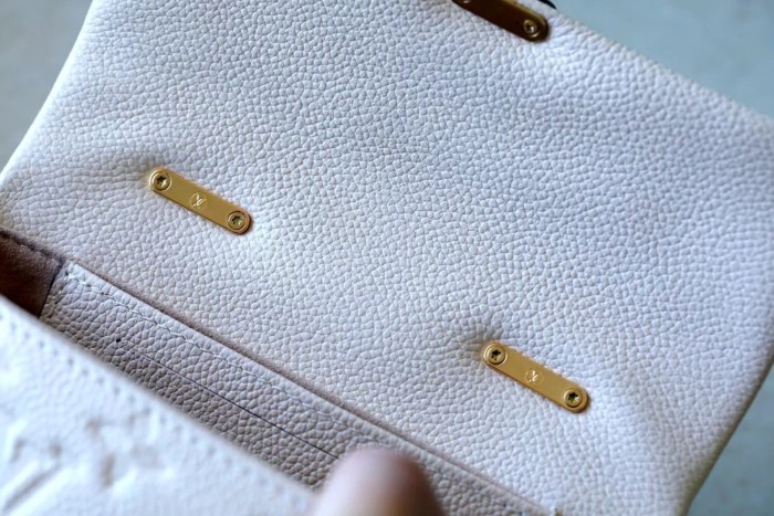 PM Madeleine Shoulder Bag “21*12.5*6CM” 086