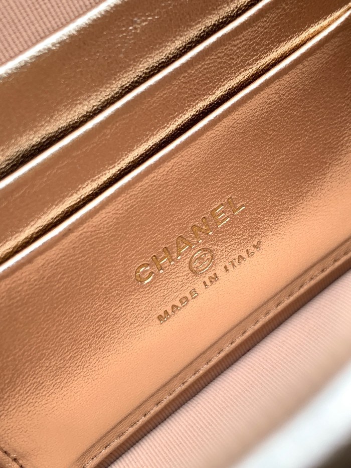 26C Pearl Handle Flap Bag “15x10.5x5.5cm” -046 =
