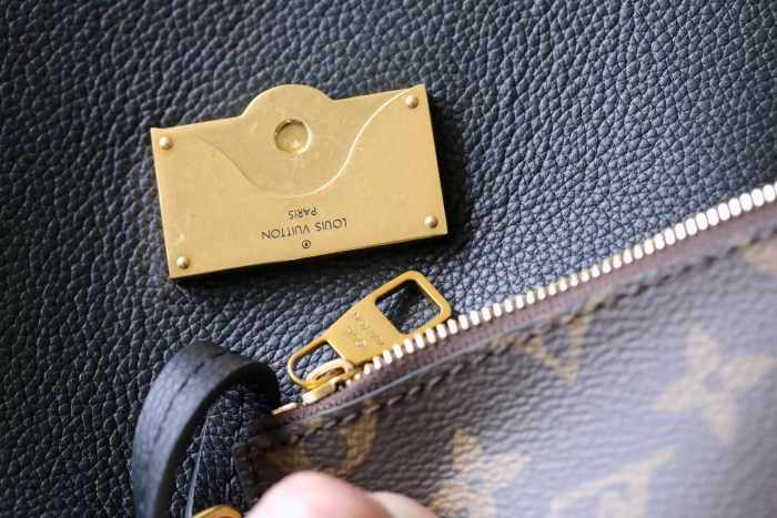 Low Key Messenger “30*18*12CM” 086
