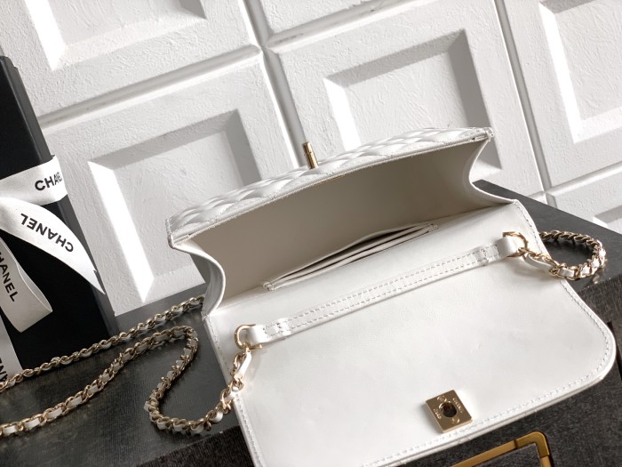 26C Pearl Handle Flap Bag “15x10.5x5.5cm” -046 =