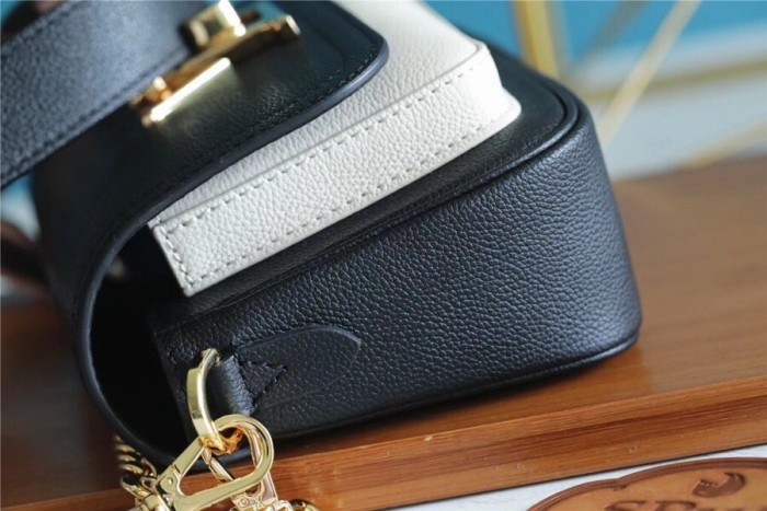 Lockme Tender Crossbody Bag “19*13*8” 027