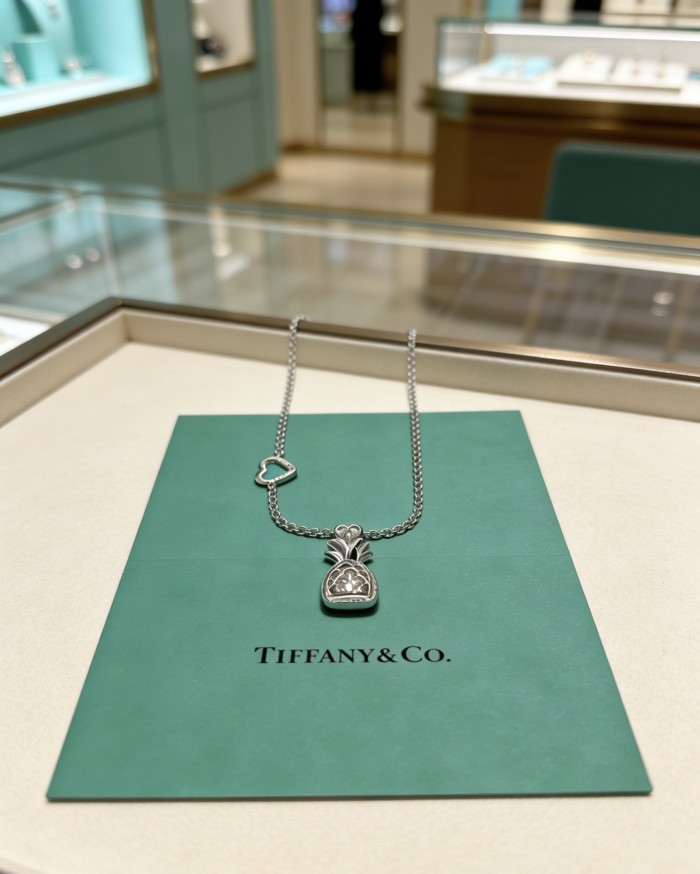 Necklace 08=