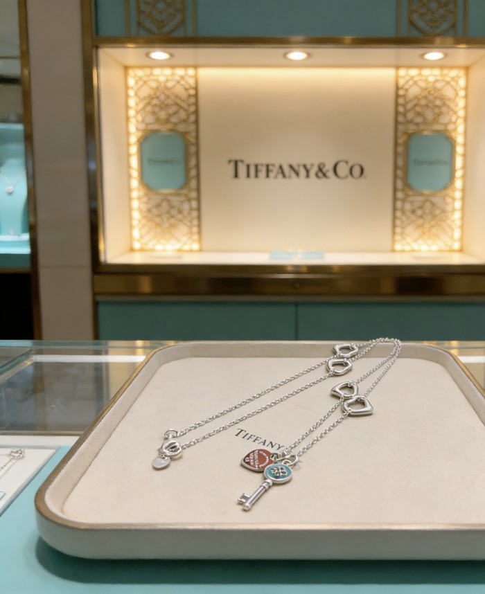 Necklace 09=