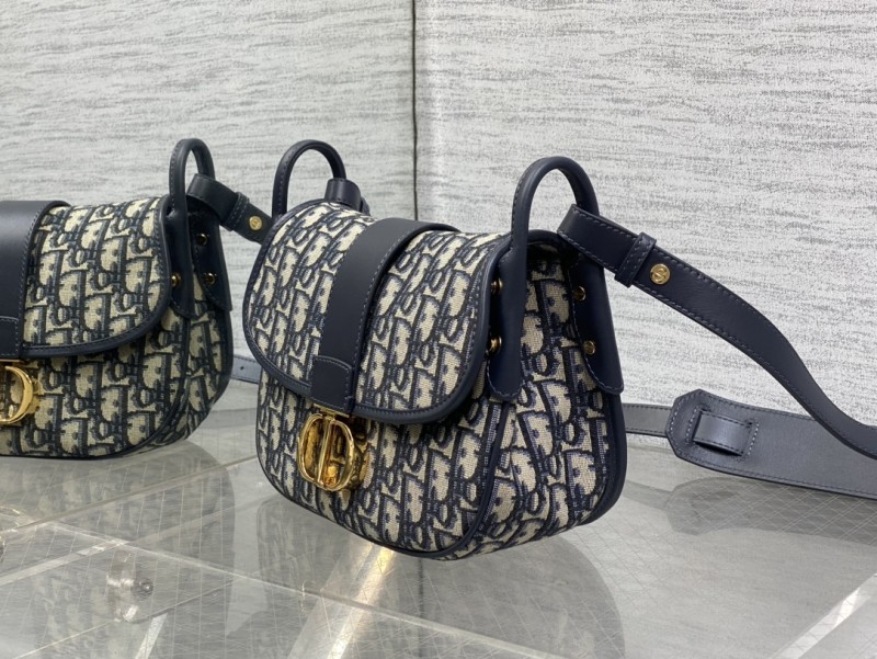 𝐌𝐨𝐧𝐭𝐚𝐢𝐠𝐧𝐞 “25cm”-045=