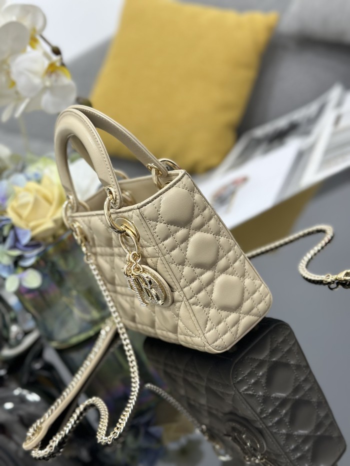 Lady Dior “17 x 15 x 7 cm”-067=