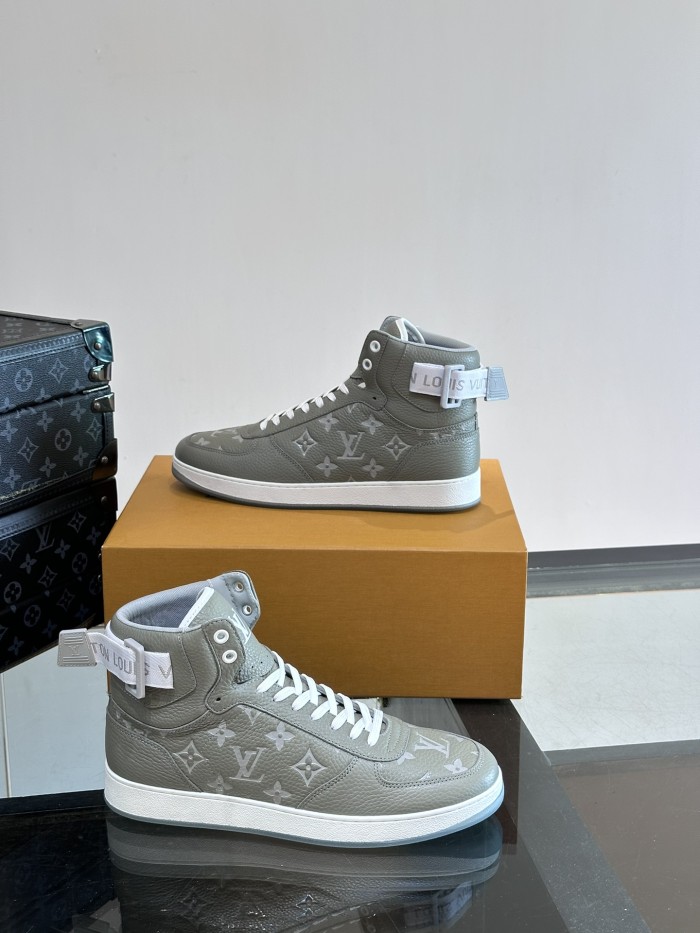 Rivoli Sneaker(Male)38-44 -064=