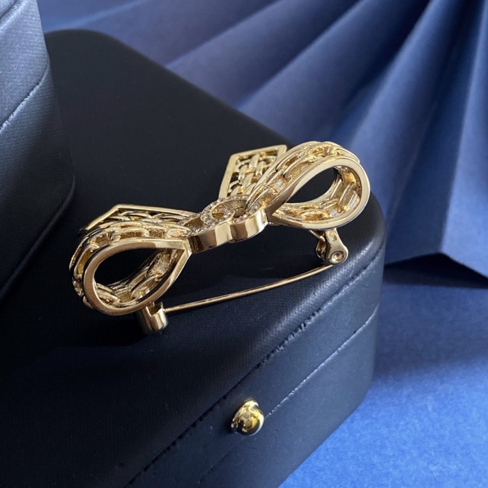 Brooch 55=