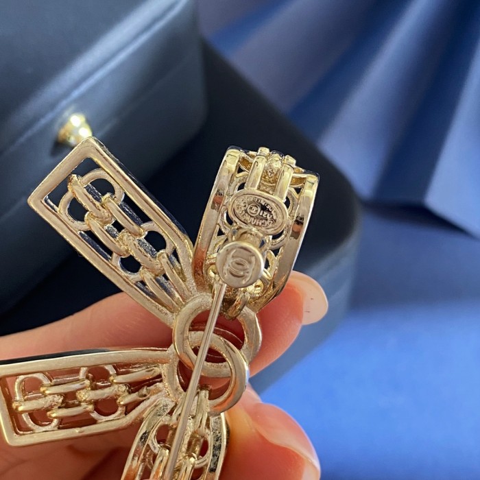 Brooch 55=