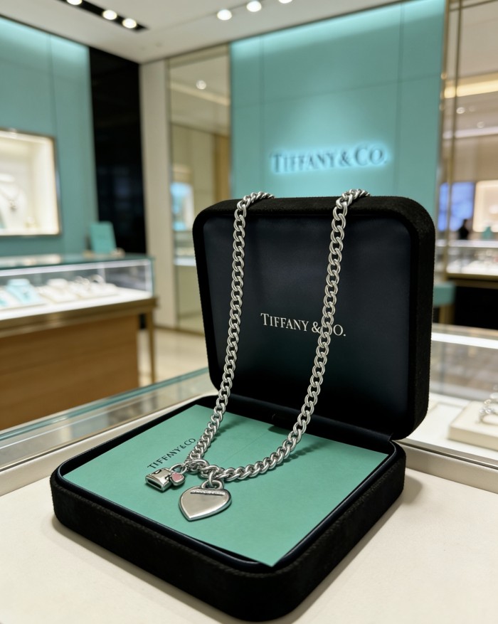 Necklace 031=