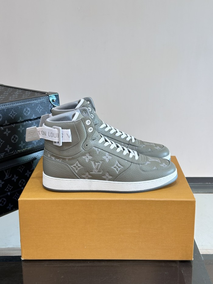 Rivoli Sneaker(Male)38-44 -064=