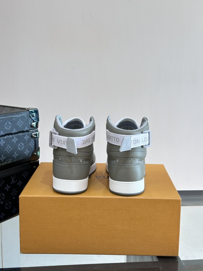 Rivoli Sneaker(Male)38-44 -064=