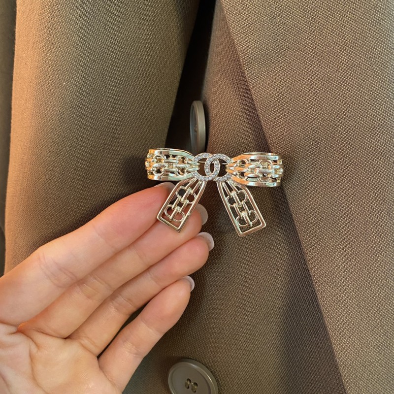 Brooch 55=