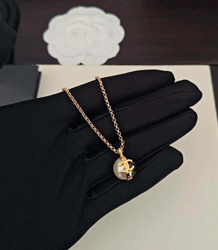 Necklace 04=