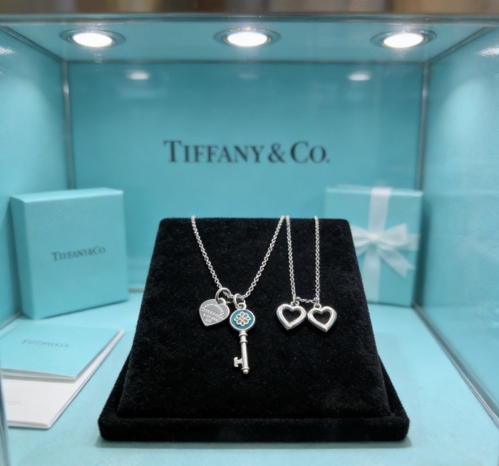 Necklace 09=