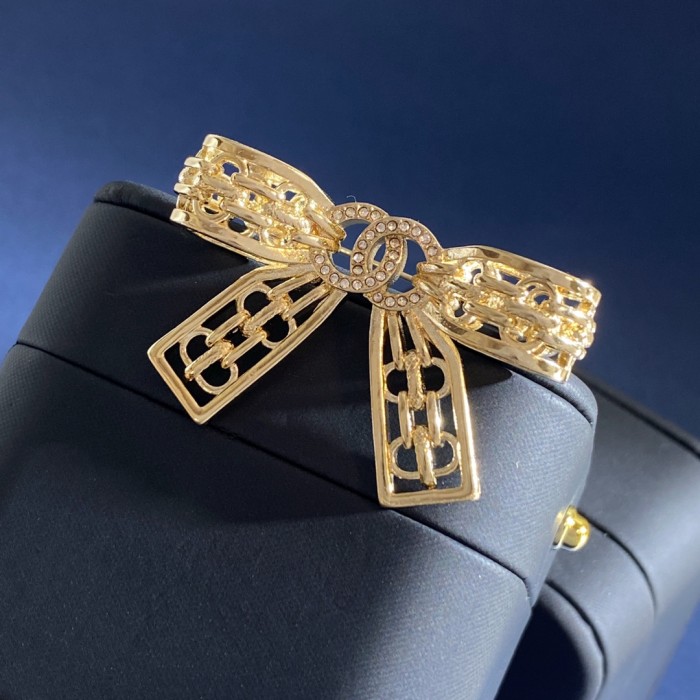 Brooch 55=