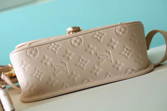 Diane Crossbady Bag “24*15*9CM” 057