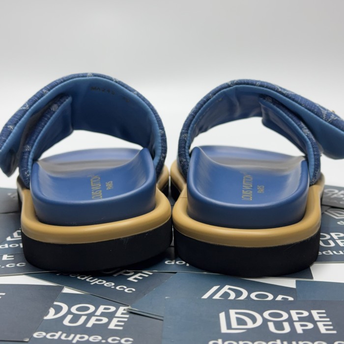 Pool Pillow Comfort Slides (Female)36-41
