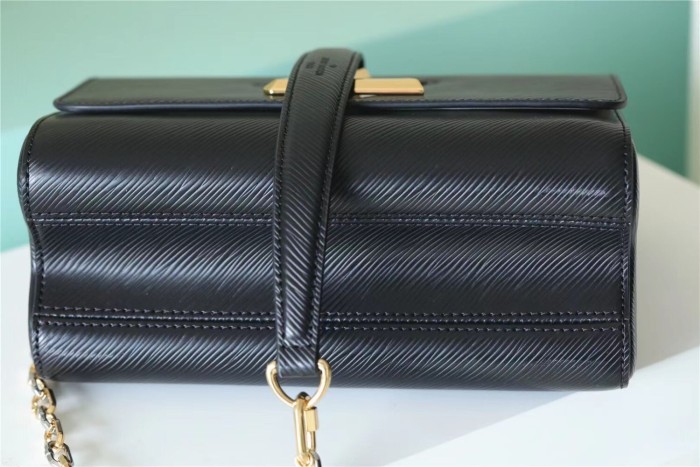 GM Twist Crossbody Bag “23*17*9.5CM” 087