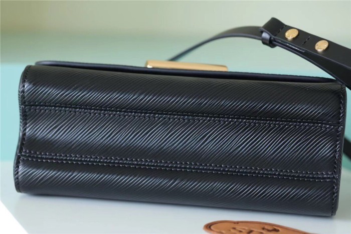 GM Twist Crossbody Bag “23*17*9.5CM” 087