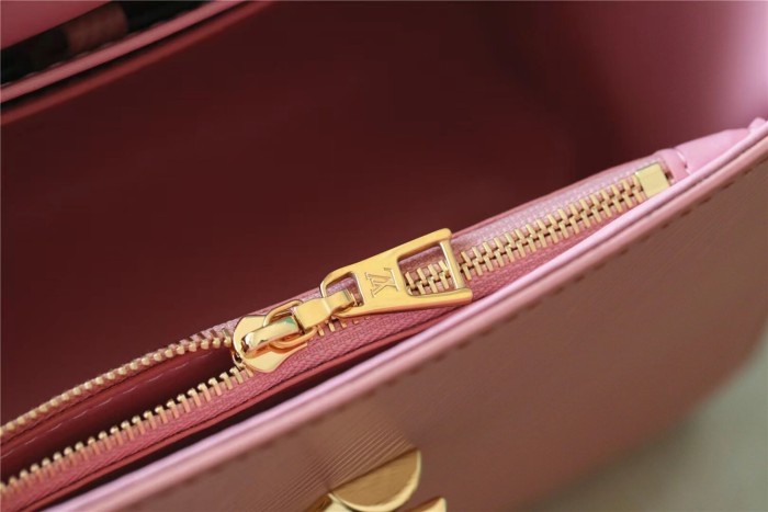 GM Twist Crossbody Bag “23*17*9.5CM” 087