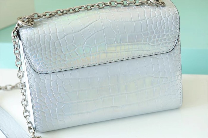 GM Twist Crossbody Bag “23*17*9.5CM” 057
