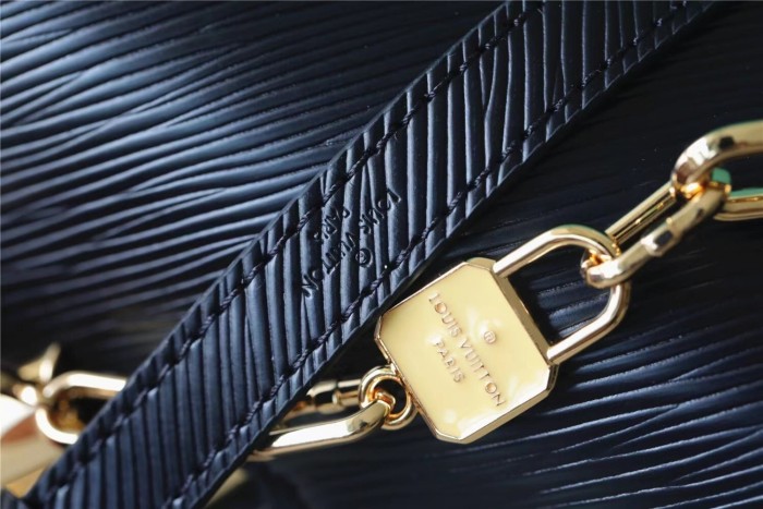 GM Twist Crossbody Bag “23*17*9.5CM” 087