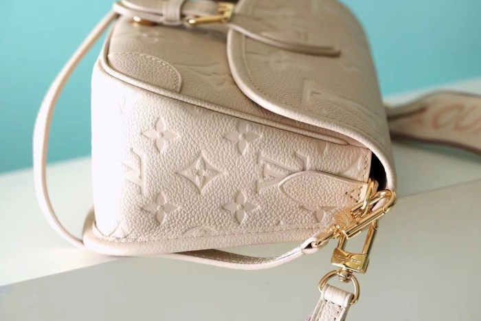 Diane Crossbady Bag “24*15*9CM” 057
