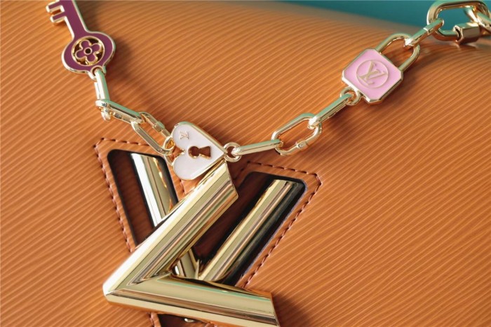 GM Twist Crossbody Bag “23*17*9.5CM” 087