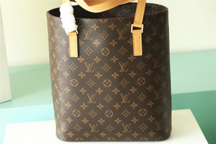 GM Vivian Tote “32*30*11CM” 026
