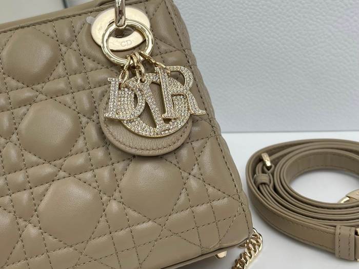 Lady Dior “17 x 15 x 7 cm”-067=