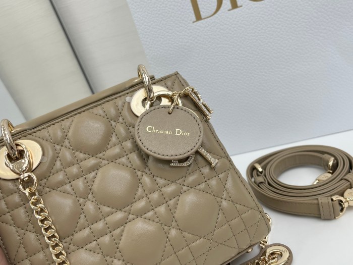 Lady Dior “17 x 15 x 7 cm”-067=