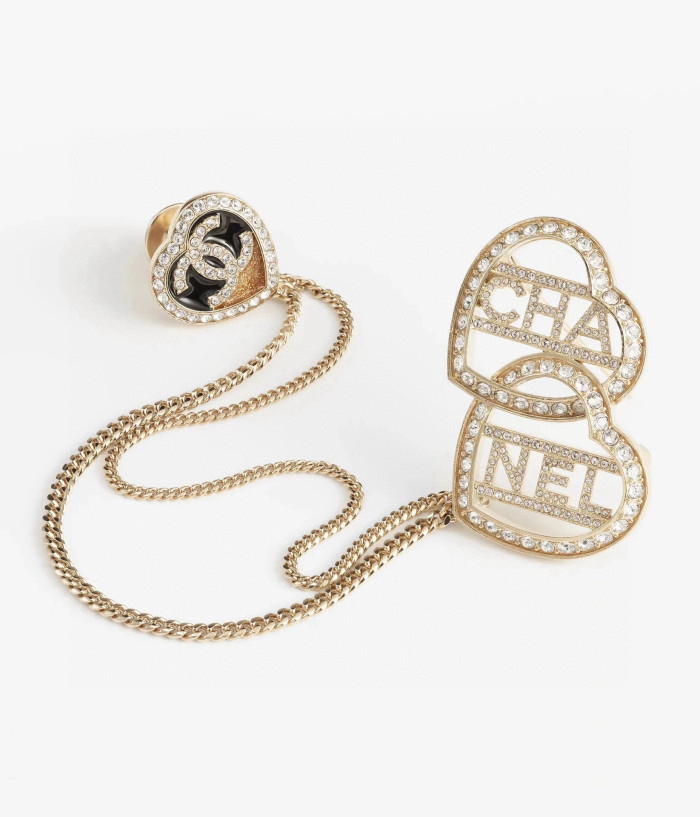 Brooch 07=