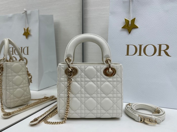 Lady Dior “17 x 15 x 7 cm”-067=