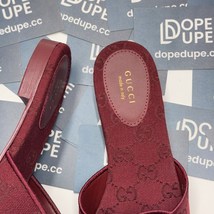 Interlocking G Slides (Female)36-41
