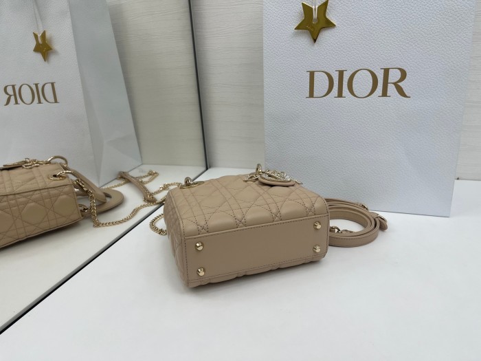 Lady Dior “17 x 15 x 7 cm”-067=