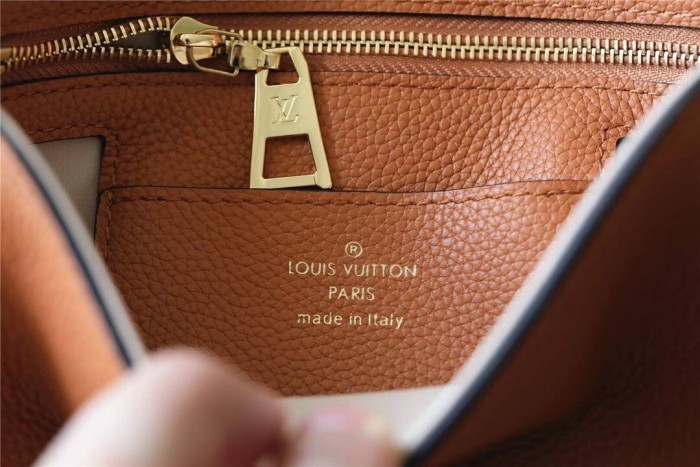 PM Pont 9 Soft Crossbody Bag “21*15*6.5CM” 077