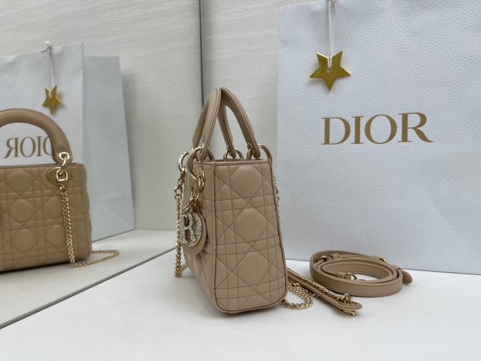 Lady Dior “17 x 15 x 7 cm”-067=