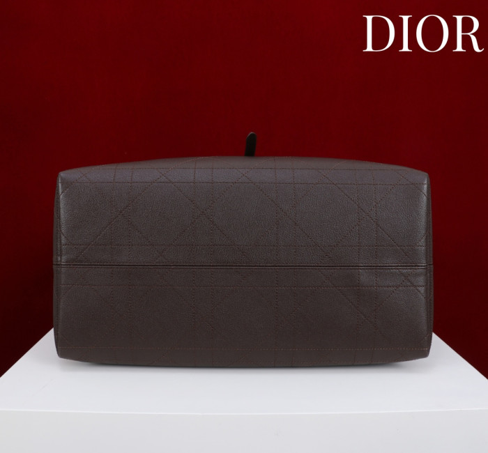 Toujours “37 x 27 x 21cm”-078=