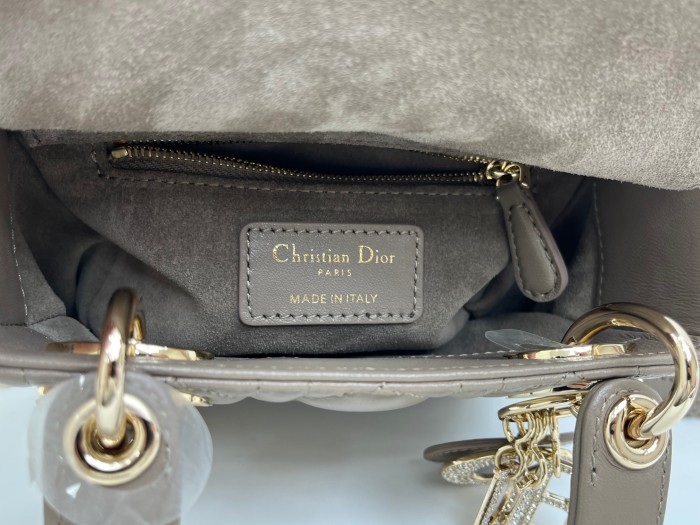 Lady Dior “17 x 15 x 7 cm”-067=